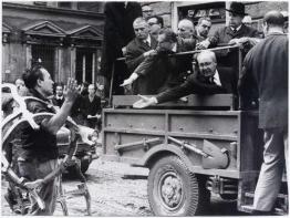 Saragat_alluvione_di_FIrenze_1966